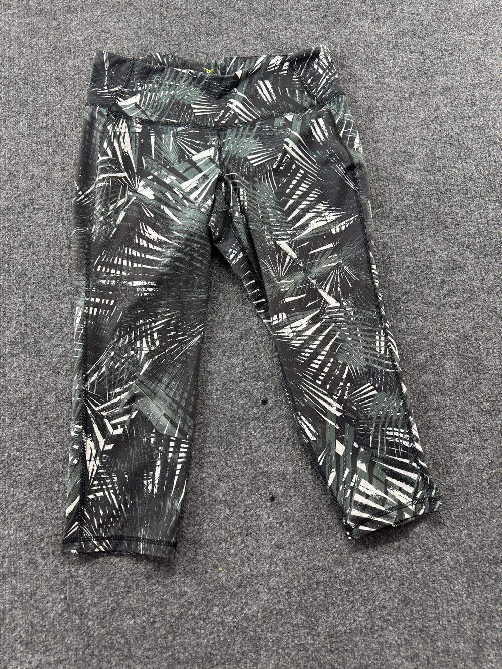 Old Navy Active Leggings Womens Large Black Palm Print Capri Yoga Gym Pants